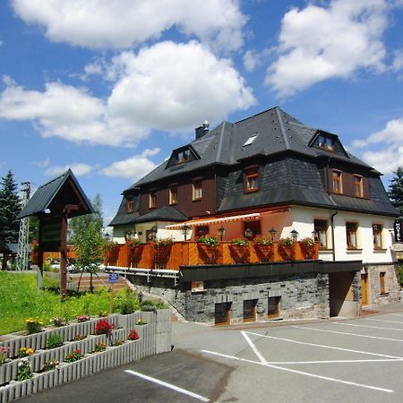 Hotel Vierenstrasse Neudorf  ภายนอก รูปภาพ