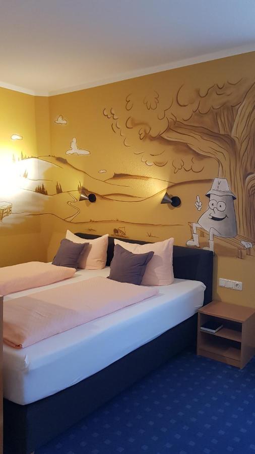 Hotel Vierenstrasse Neudorf  ภายนอก รูปภาพ