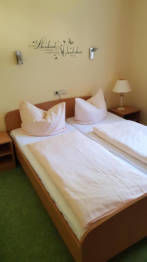 Hotel Vierenstrasse Neudorf  ภายนอก รูปภาพ