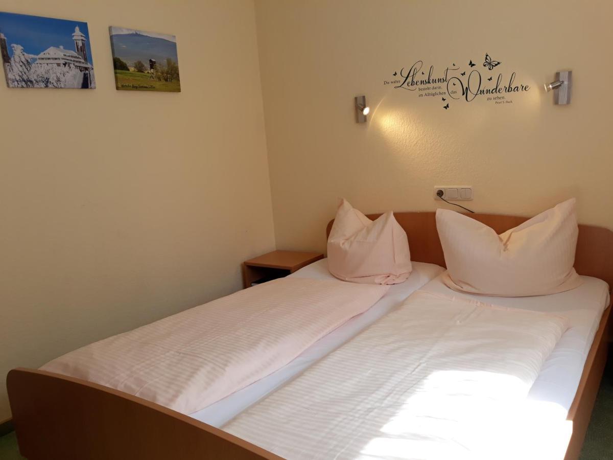 Hotel Vierenstrasse Neudorf  ภายนอก รูปภาพ