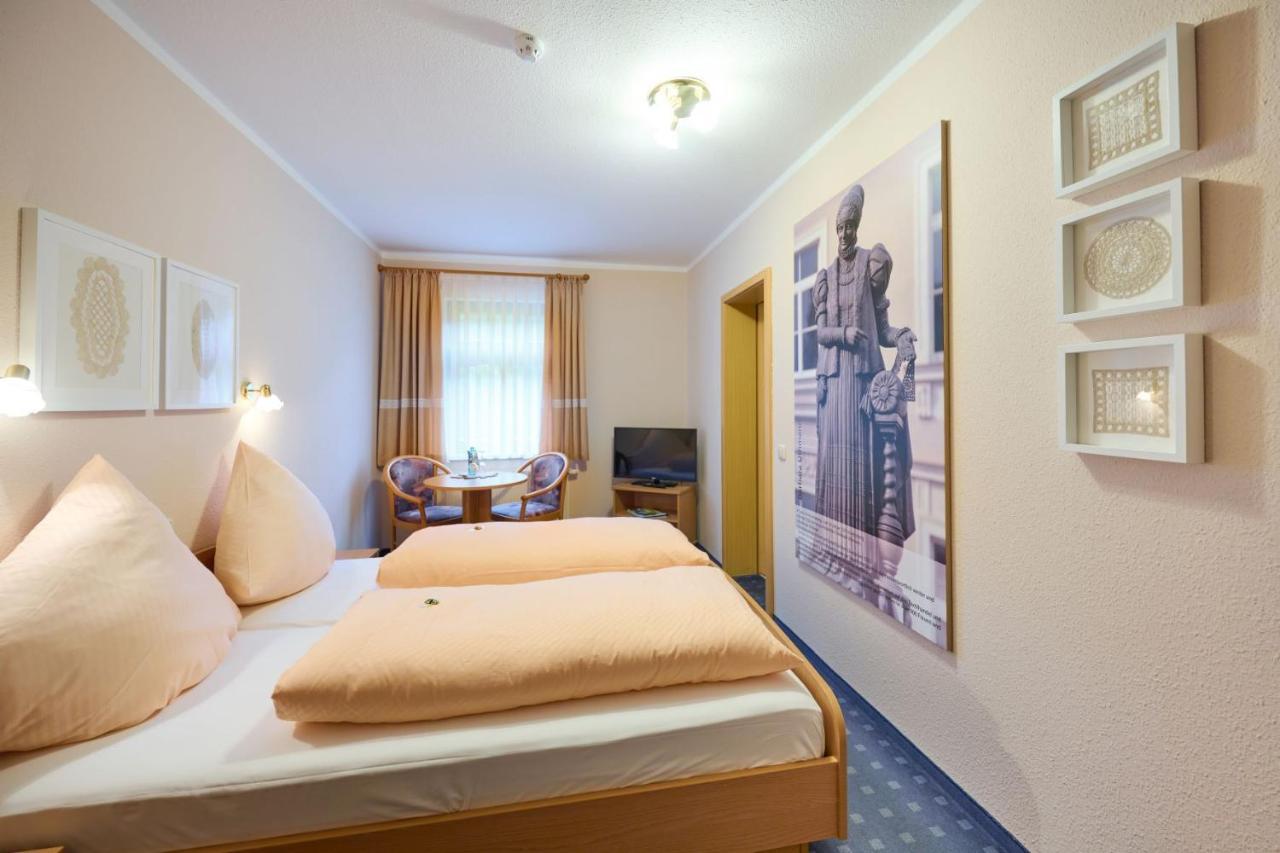 Hotel Vierenstrasse Neudorf  ภายนอก รูปภาพ