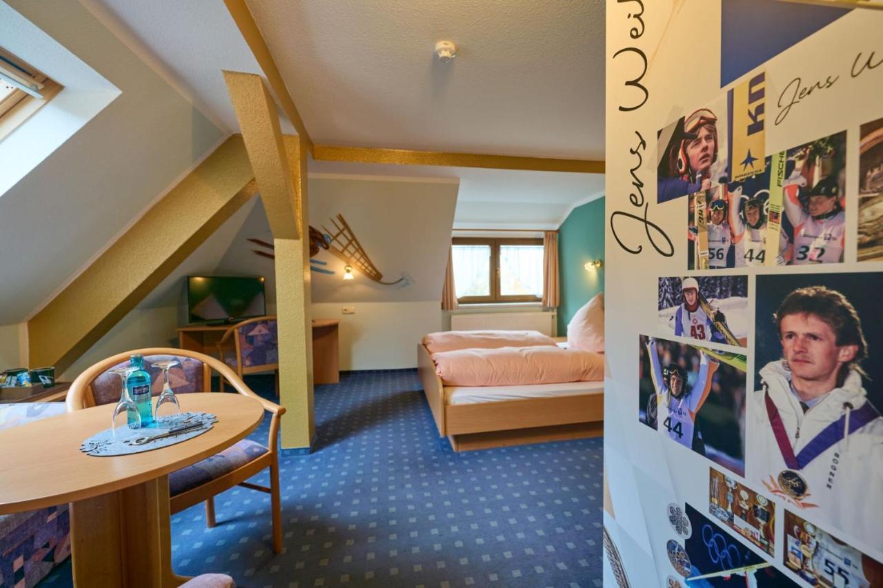 Hotel Vierenstrasse Neudorf  ภายนอก รูปภาพ